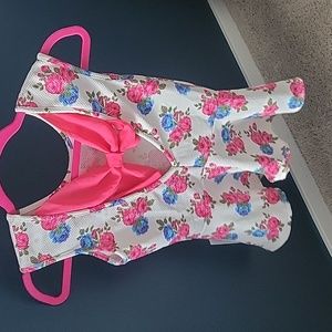 Vintage rose top with bow cut out size M